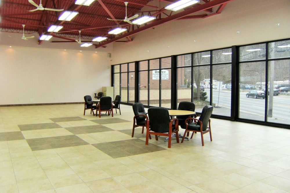 Retail, Office or Light Industrial: 1621 Saw Mill Run Blvd, Pittsburgh, PA 15210